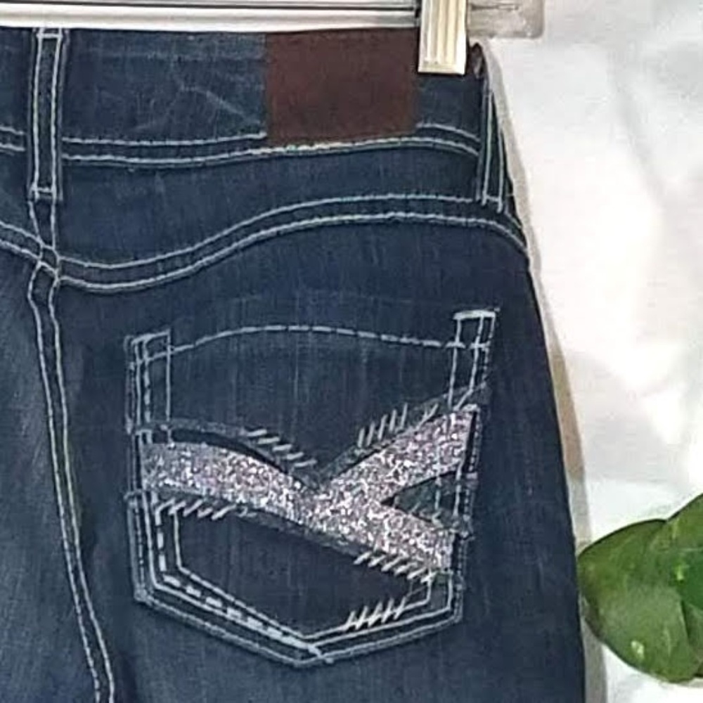 BKE Starlite Flare Jeans - Super cute!